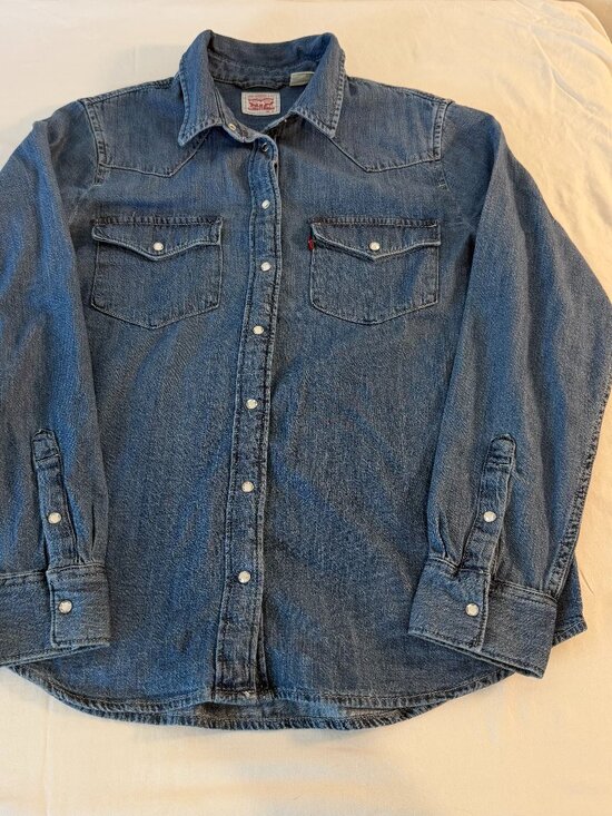 Levi's Tops - Levi's Women's Western Denim Snap Shirt Blue Pearl Snap 100% Cotton Size M